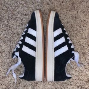 Black Adidas Campus’